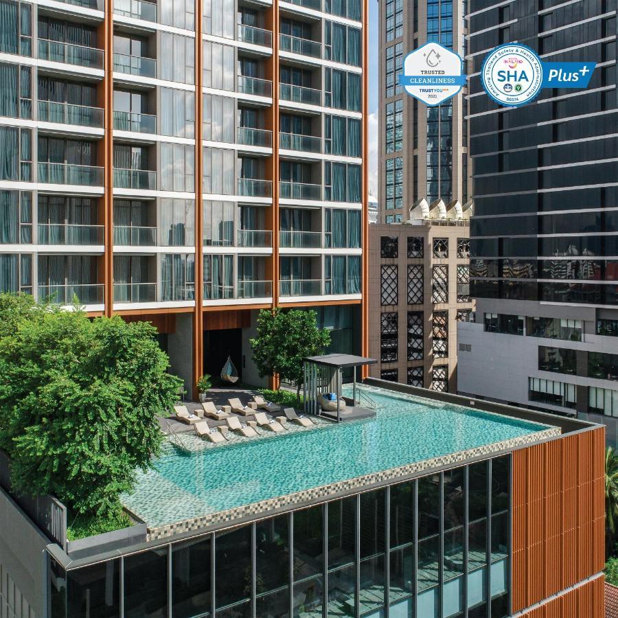 Oakwood Suites Bangkok Kültér fotó The rooftop pool